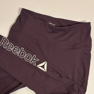 Reebok Women's Purple Athletic leggings - M